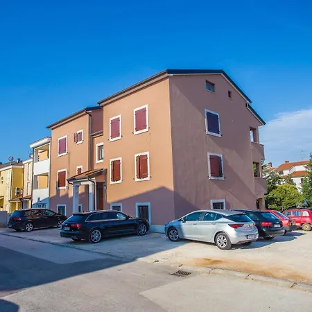 Two Bedroom Milohanic Iii Lägenhet Poreč