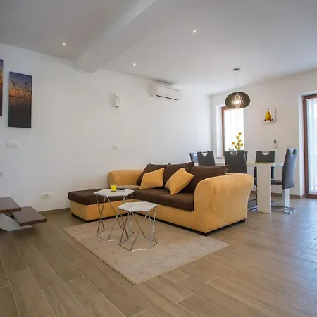 Two Bedroom Milohanic Iii *