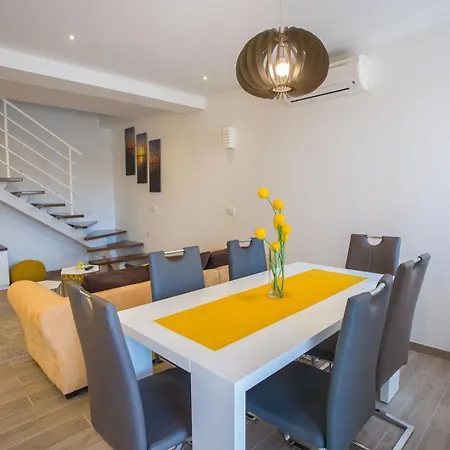 Two Bedroom Milohanic Iii