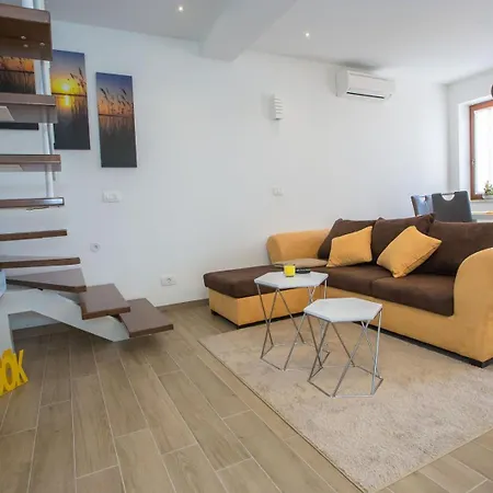 Two Bedroom Milohanic Iii Poreč