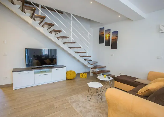 Two Bedroom Milohanic Iii Lägenhet *