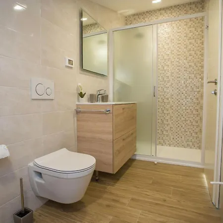 דירה Two Bedroom Milohanic Iii פורץ