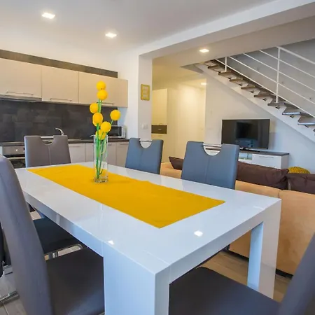 Two Bedroom Milohanic Iii * Porec