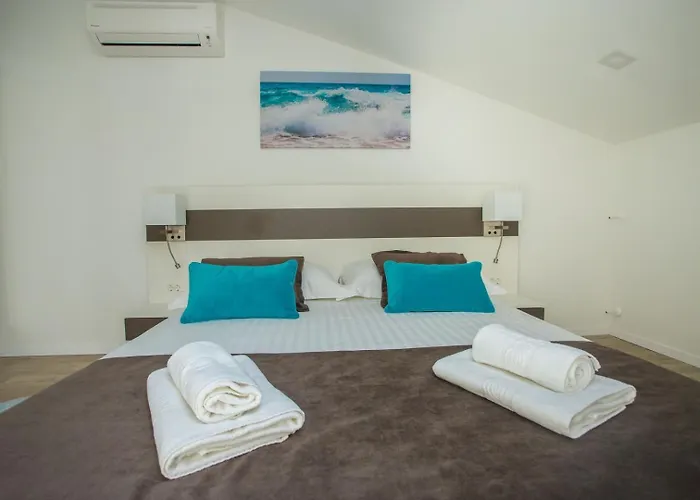 Two Bedroom Milohanic Iii *