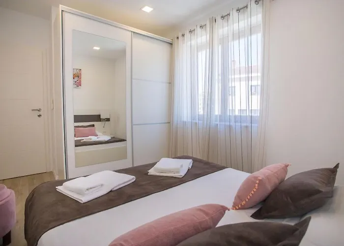 Two Bedroom Milohanic Iii *