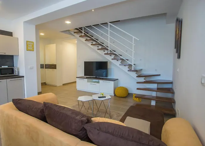 Two Bedroom Milohanic Iii פורץ