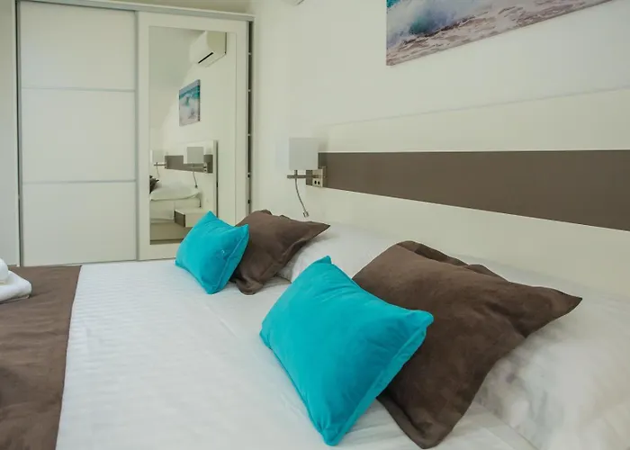 Two Bedroom Milohanic Iii Apartamento