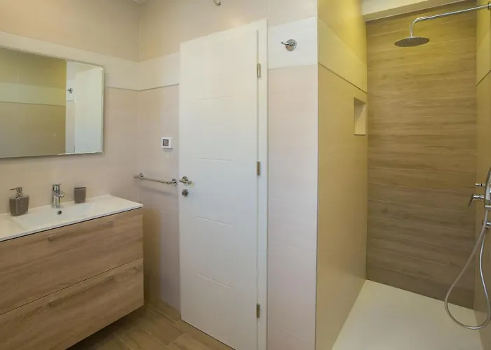 Two Bedroom Milohanic Iii *