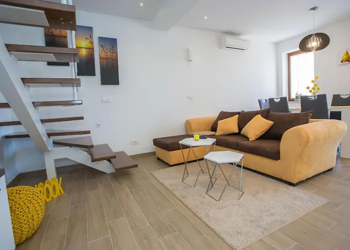 Two Bedroom Milohanic Iii פורץ