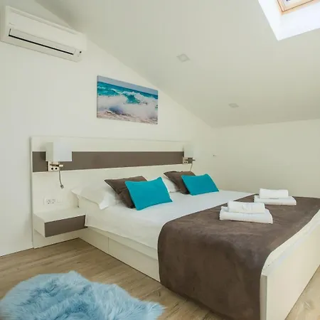 Two Bedroom Milohanic Iii * Poreč